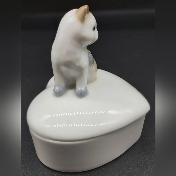 Vintage Otagiri porcelain heart trinket box with kitten. - Picture 2 of 8